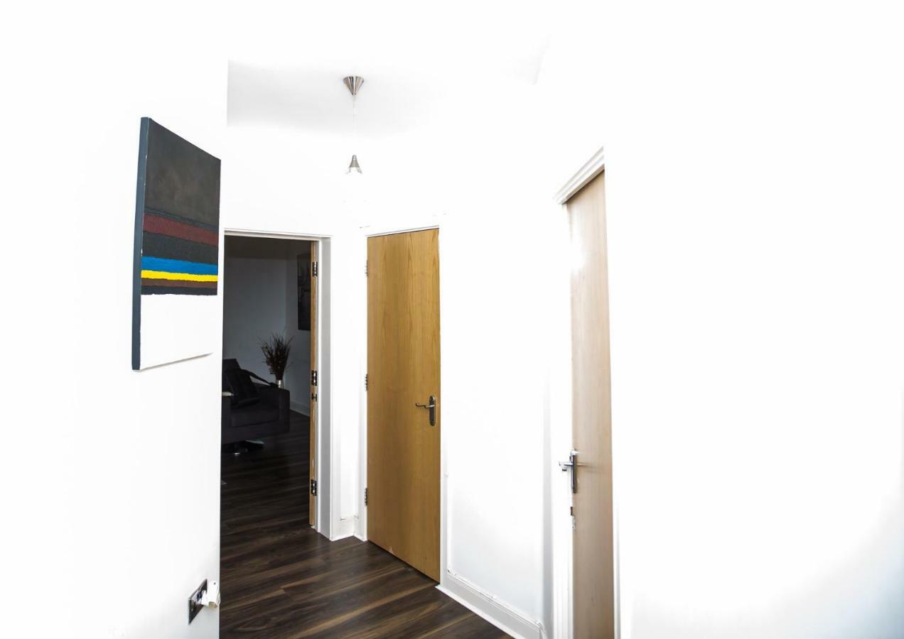 לונדון Modern 2 Bedroom Apartment מראה חיצוני תמונה